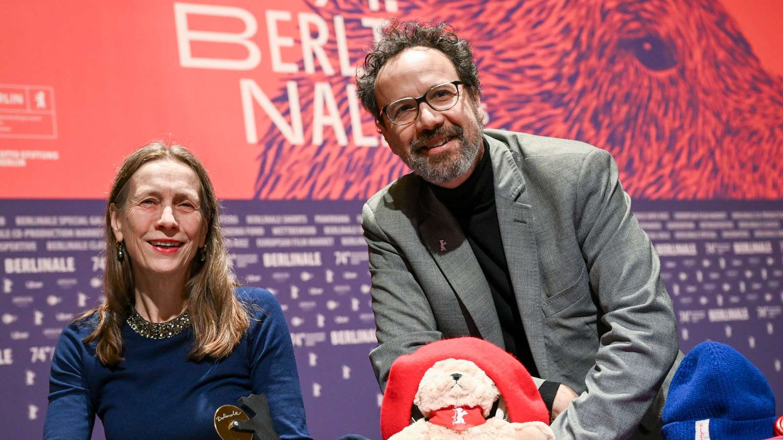 Los codirectores de la Berlinale, Mariëtte Rissenbeek y Carlo Chatrian, durante la presentación de la edición 2024 del festival