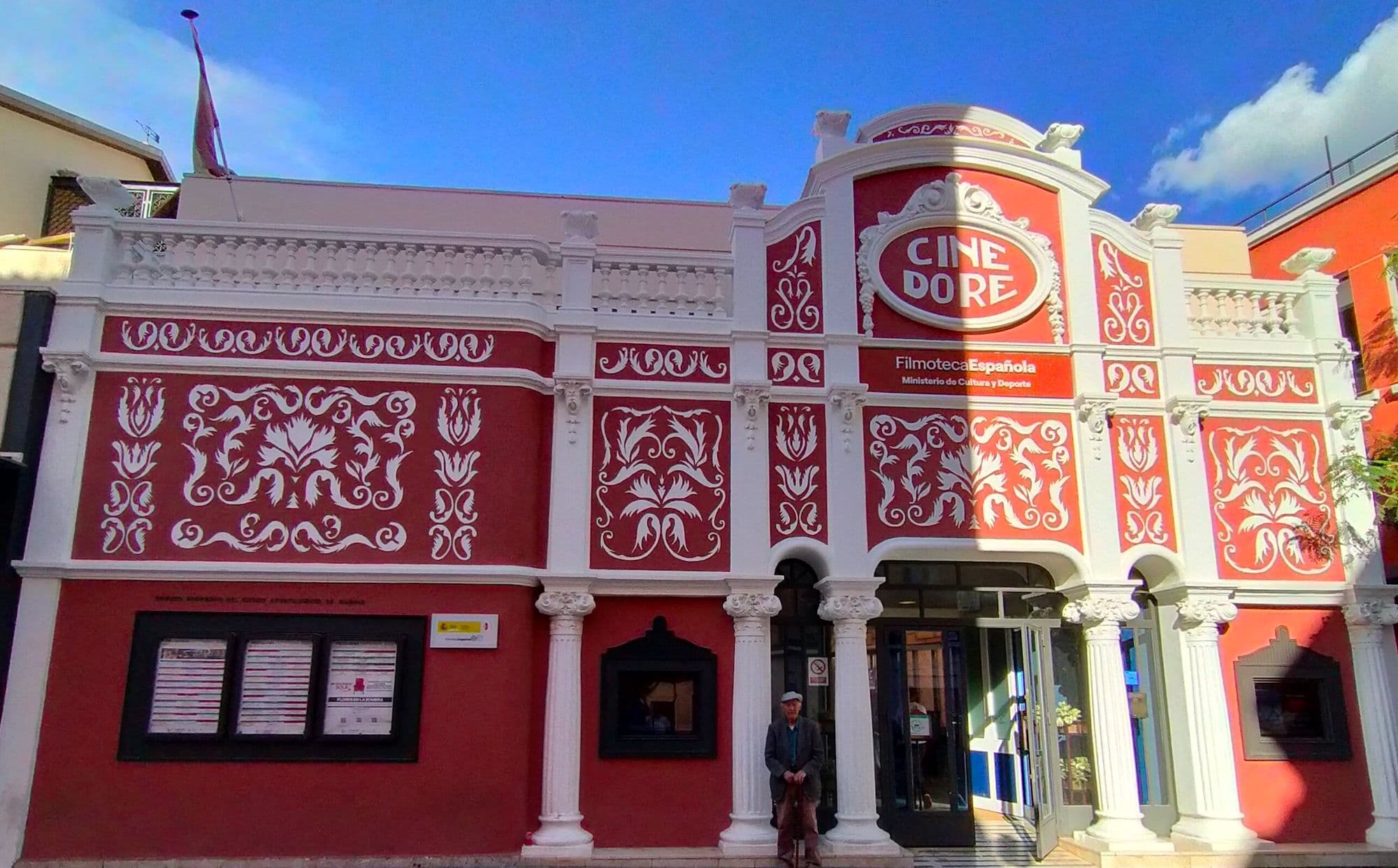 Fachada del Cine Doré, sala de exhibiciones de la Filmoteca Española