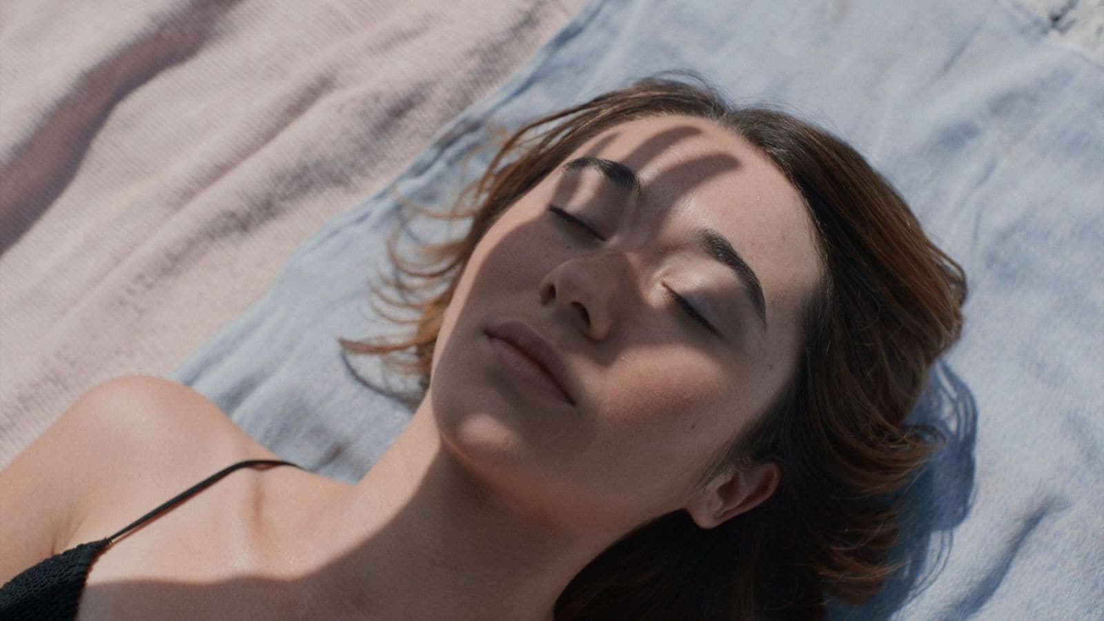 Zoe Stein en un fotograma de la película 'Forastera', dirigida por Lucía Alenyar