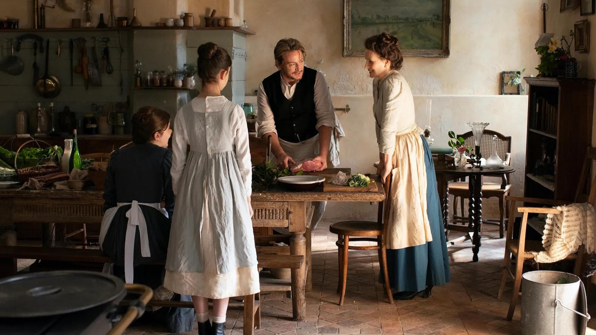 Benoît Magimel y Juliette Binoche, en un fotograma promocional de la película 'A fuego lento'