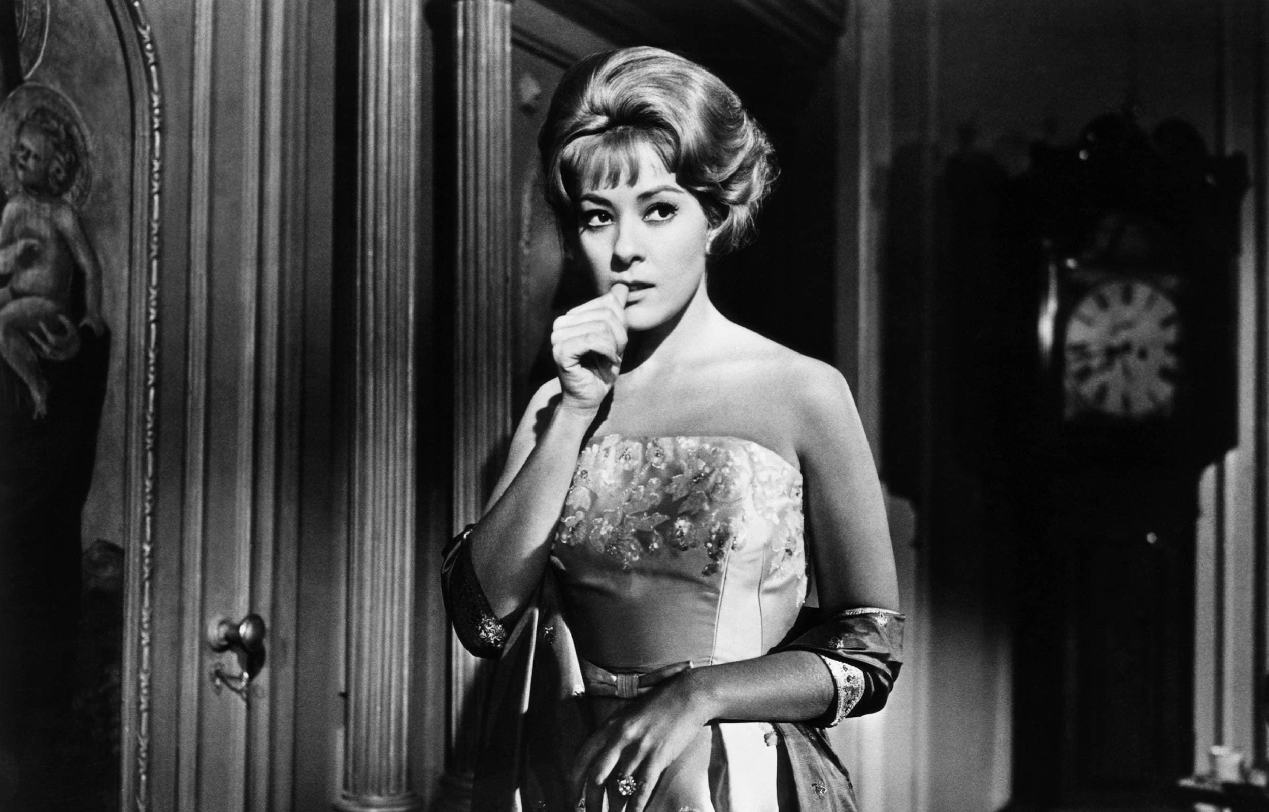 La actriz Silvia Pinal en un fotograma de la película de Luis Buñuel 'El ángel exterminador' (1962)
