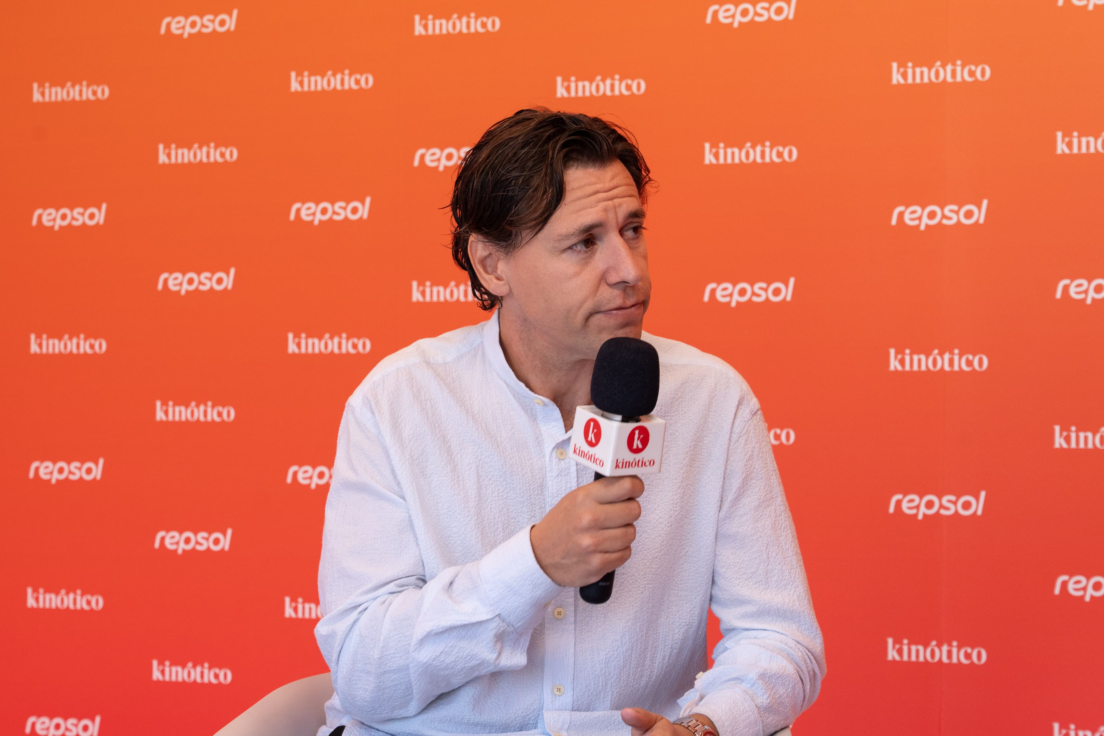 Fernando Trullols, director de 'Balandrau' y ayundante de dirección, en el set de Kinótico, patrocinado por Repsol, en el Festival de San Sebastián para dar una masterclass, en septiembre de 2026