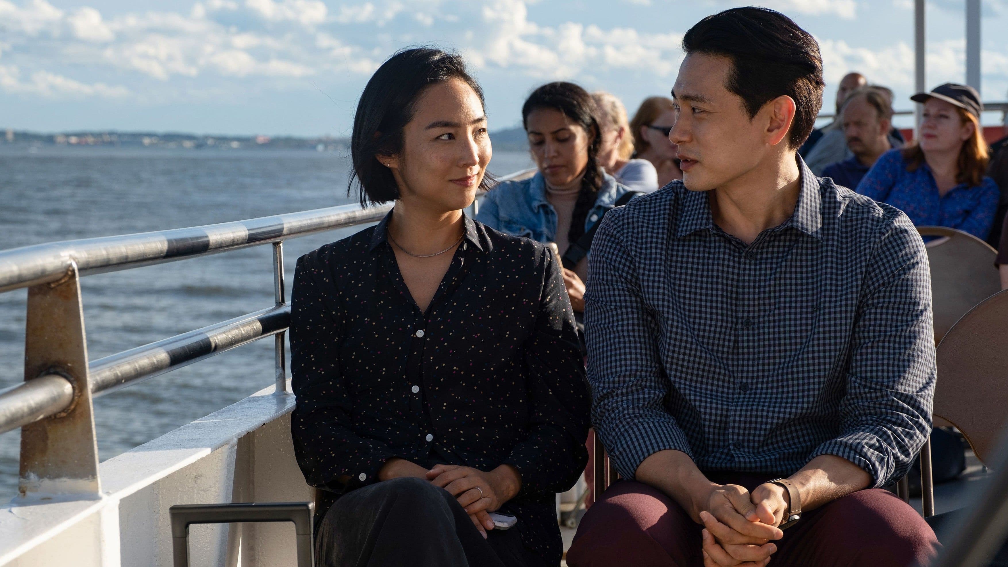 Fotograma de la película 'Vidas pasadas', de Celine Song, con los actores Greta Lee y Teo Yoo