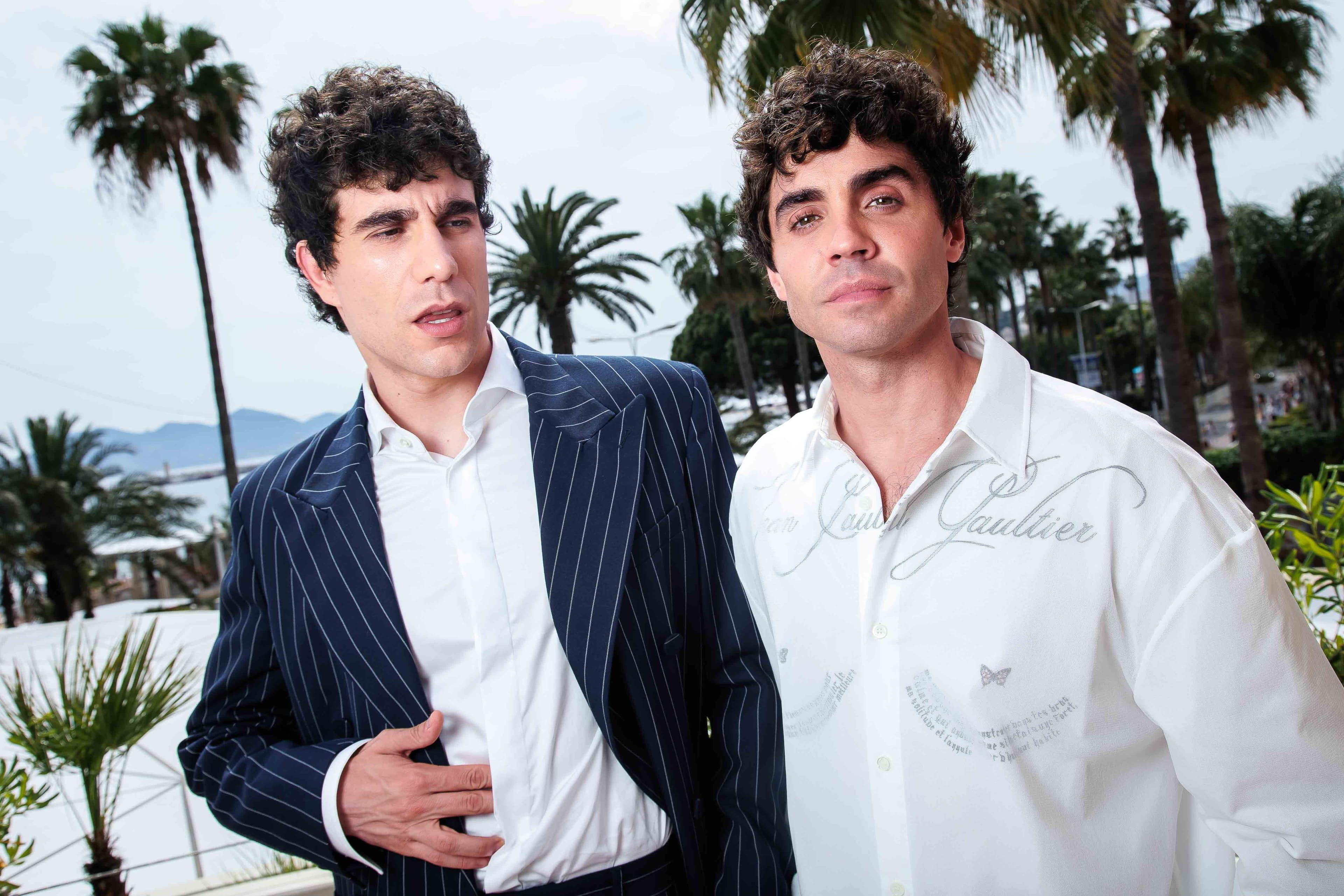 Javier Ambrossi y Javier Calvo durante la presentación de 'La bola negra' en el marco del Festival de Cannes