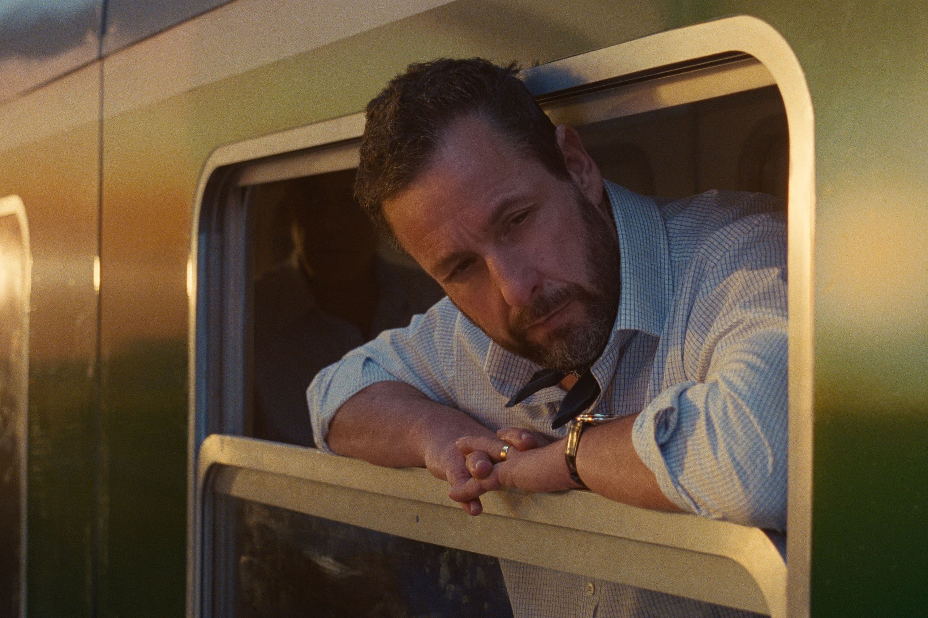 Adam Sandler en un fotograma de la película 'Jay Kelly'